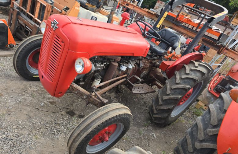 Massey Ferguson  -  מסי פרגוסון