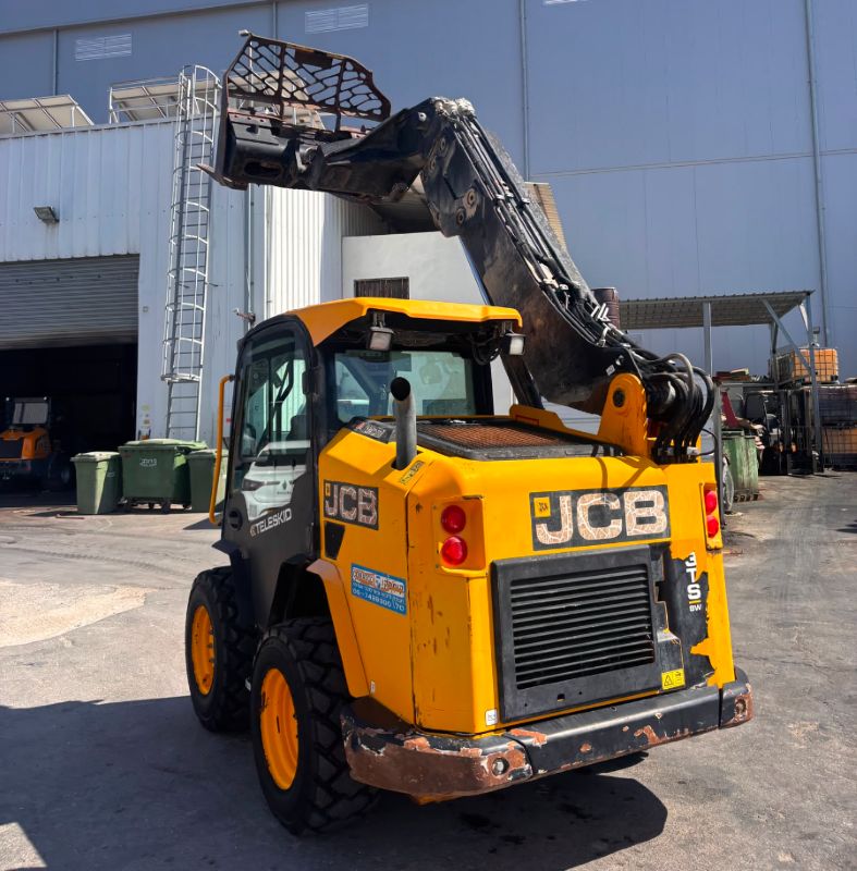 JCB - ג'יי.סי.בי