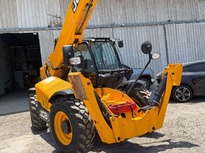 JCB - ג'יי.סי.בי