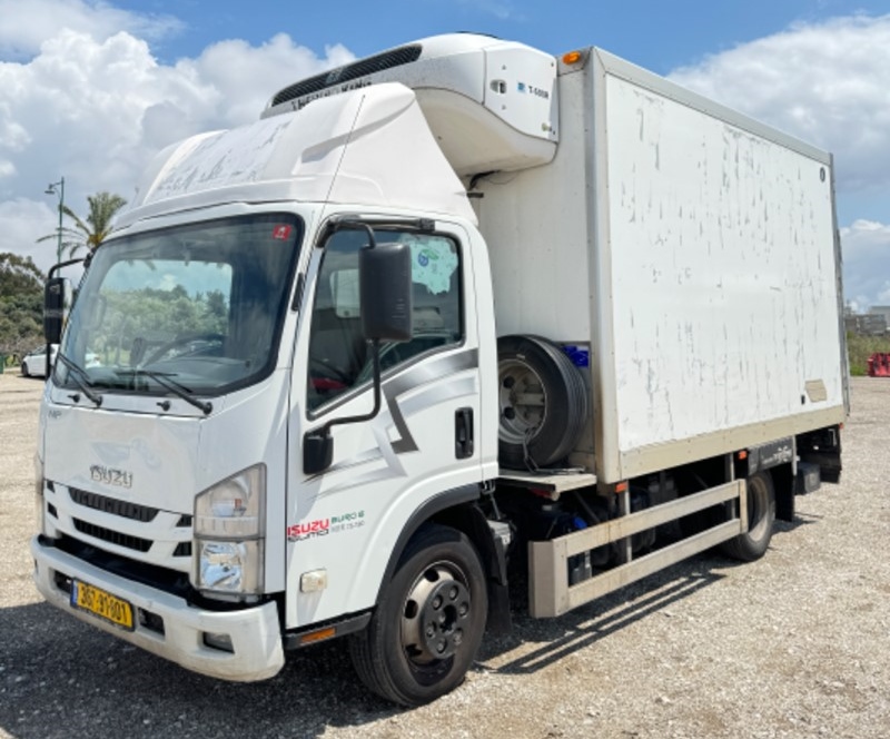 Isuzu