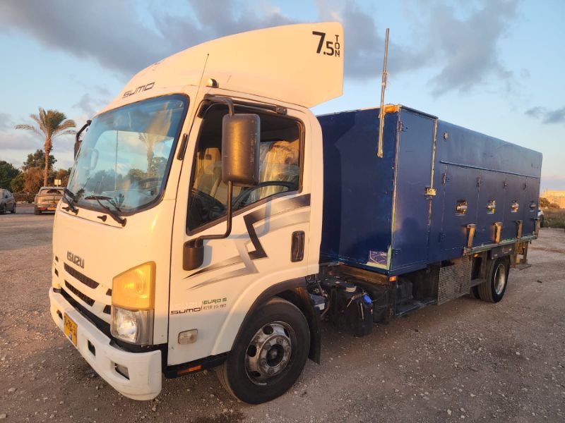 Isuzu