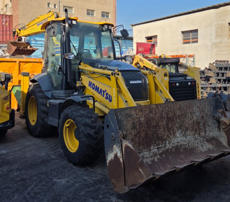 Komatsu - كوماتسو