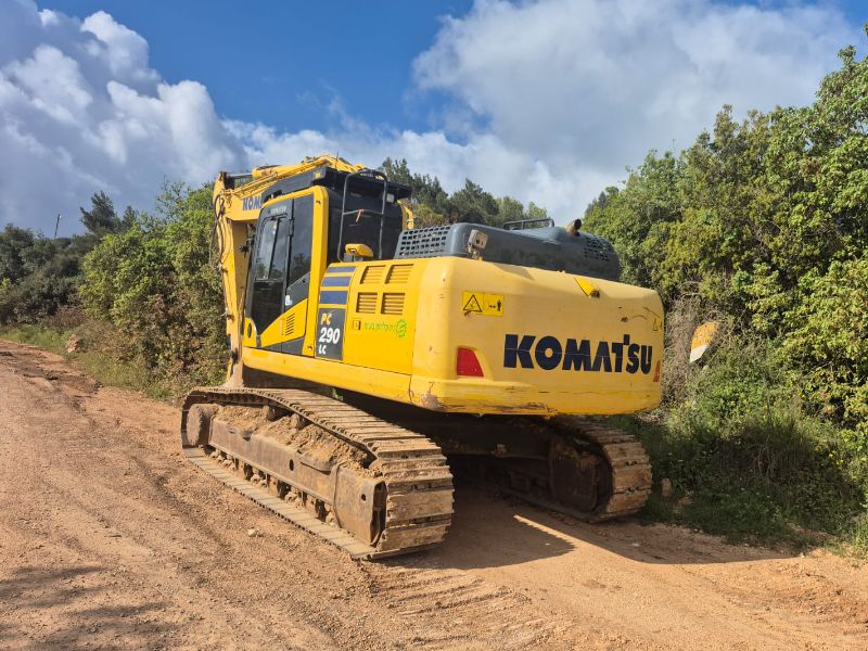 Komatsu  -  קומטסו