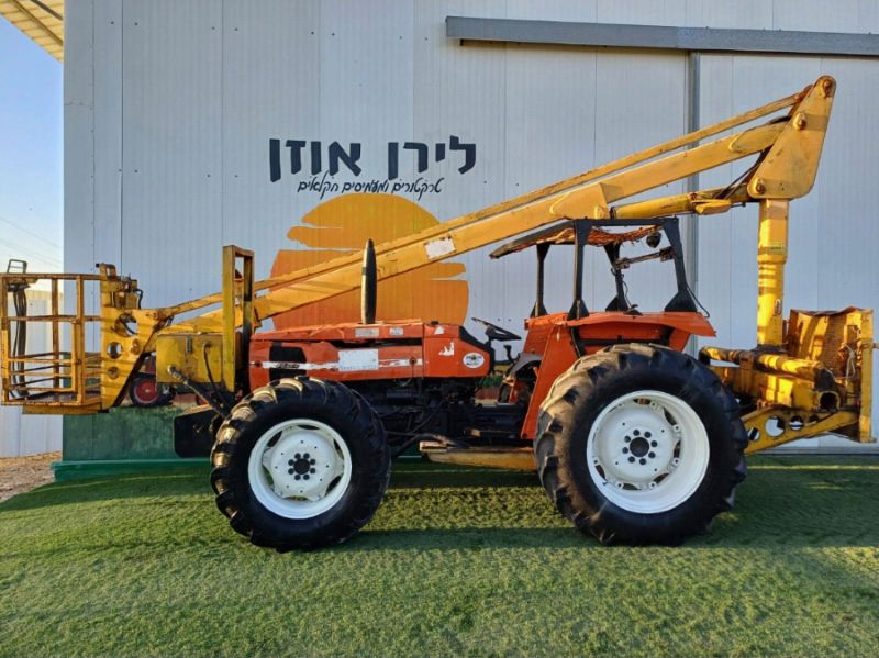 טרקטור 100-51 כוח סוס