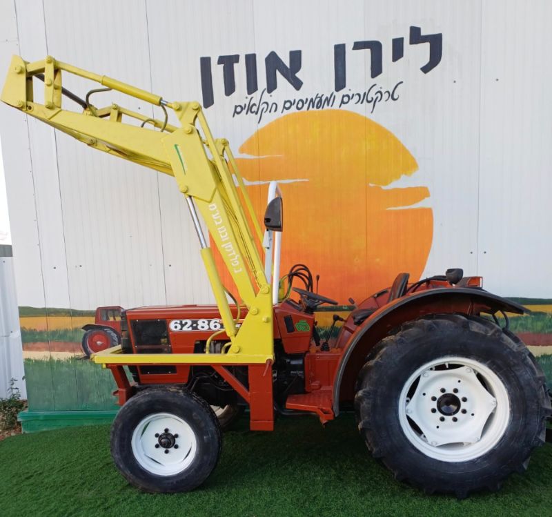 טרקטור 100-51 כוח סוס