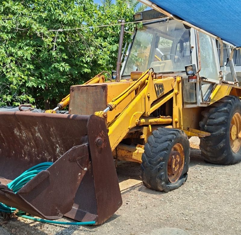 JCB - ג'יי.סי.בי