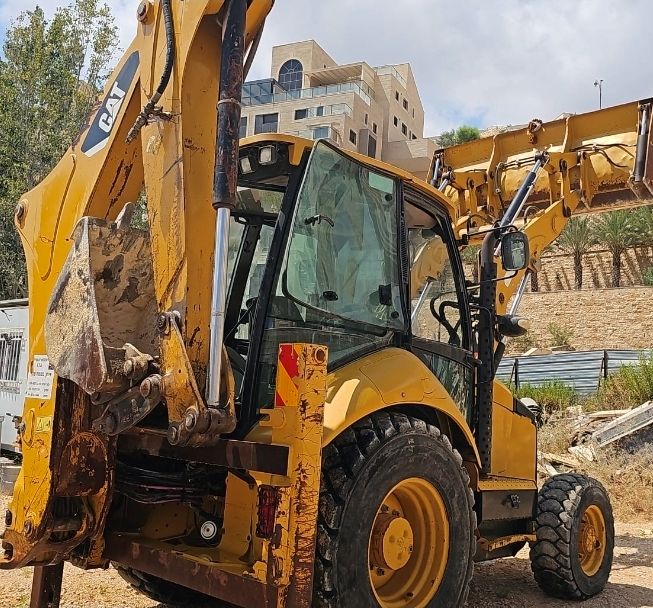 Caterpillar  -  קטרפילר