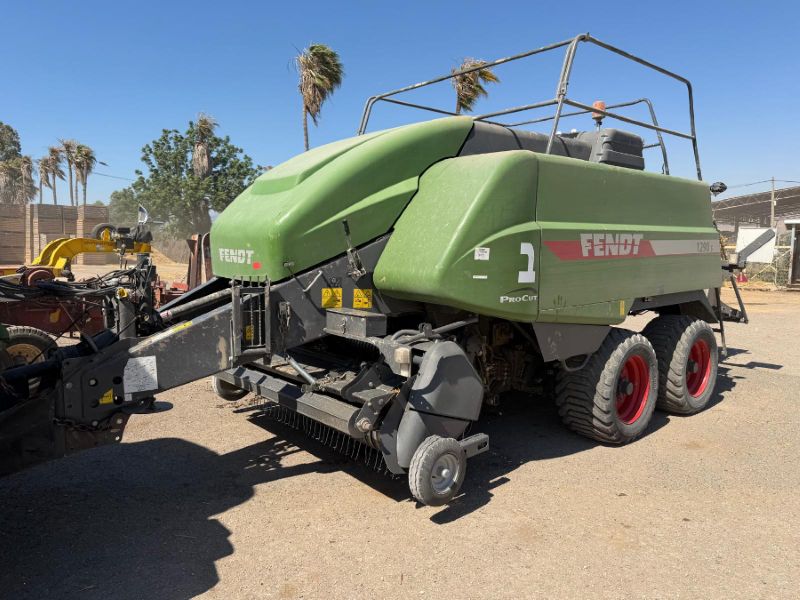 Square piles baler